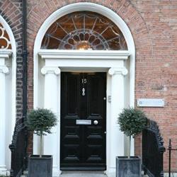 Kelly Walsh, Dublin opening hours